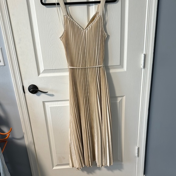 SAM Tan Pleated Ruffled V-Neck Knee-Length Sundress - Picture 3 of 5